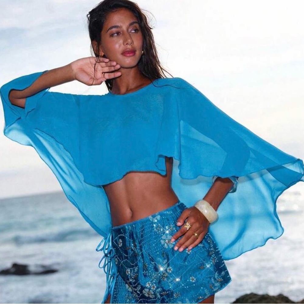 blue top - Picture 2 of 3